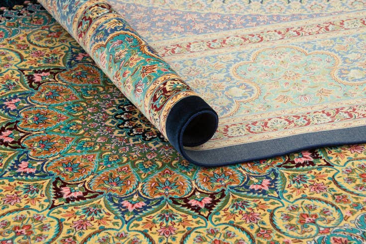 Detail image of 6' 6 x 9' 6 Ghom Design Rug