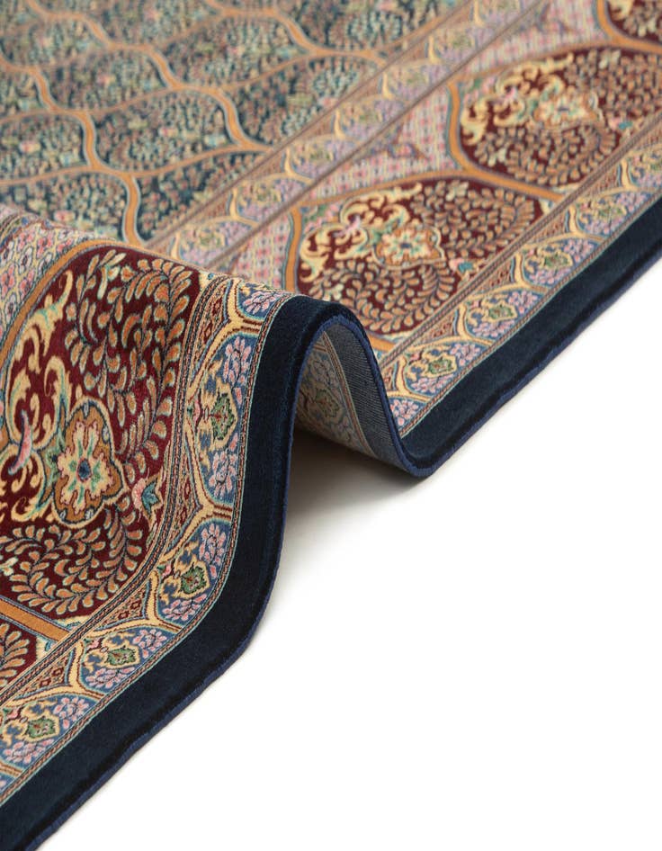 Detail image of 6' 6 x 9' 7 Ghom Design Rug