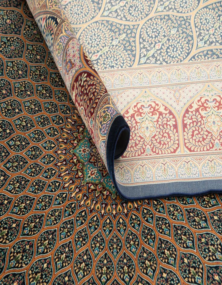 Detail image of 6' 6 x 9' 7 Ghom Design Rug