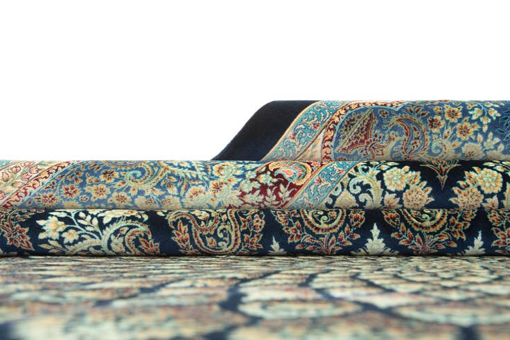 Detail image of 6' 6 x 9' 9 Ghom Design Rug