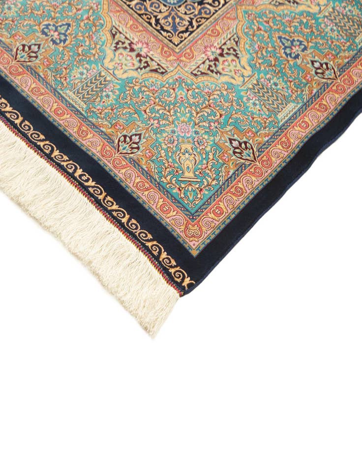 Detail image of 6' 6 x 9' 8 Ghom Design Rug