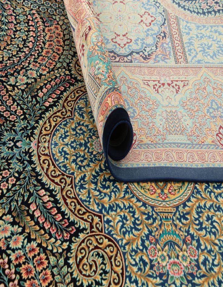 Detail image of 6' 6 x 9' 8 Ghom Design Rug