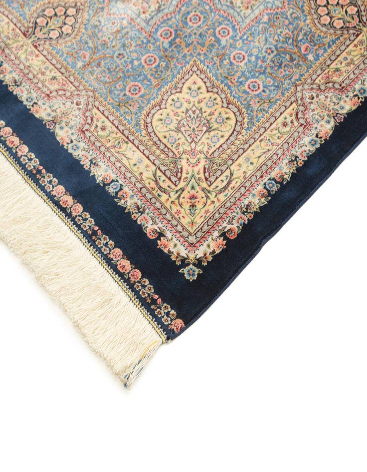 Detail image of 6' 6 x 9' 7 Ghom Design Rug