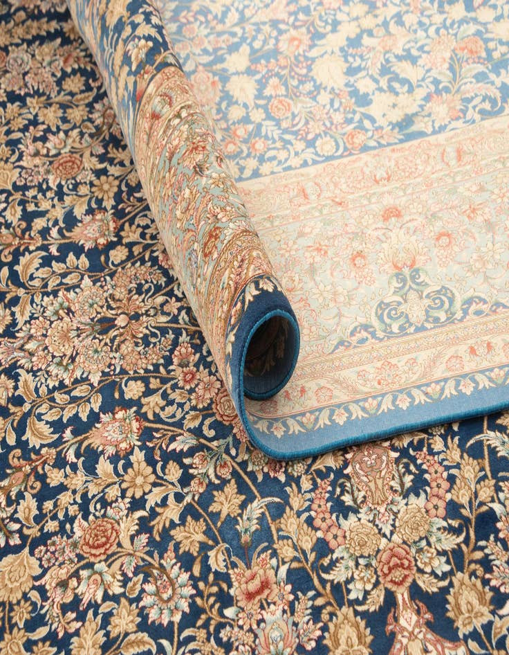 Detail image of 6' 5 x 9' 7 Ghom Design Rug