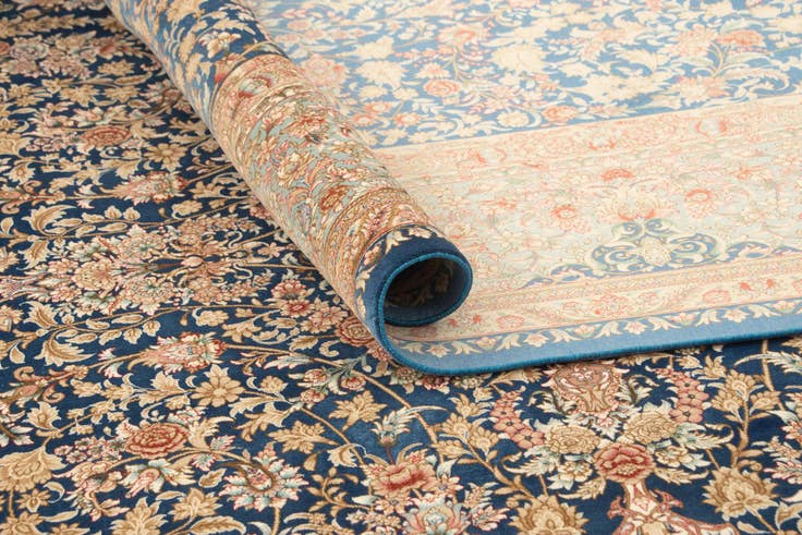 Detail image of 6' 5 x 9' 7 Ghom Design Rug