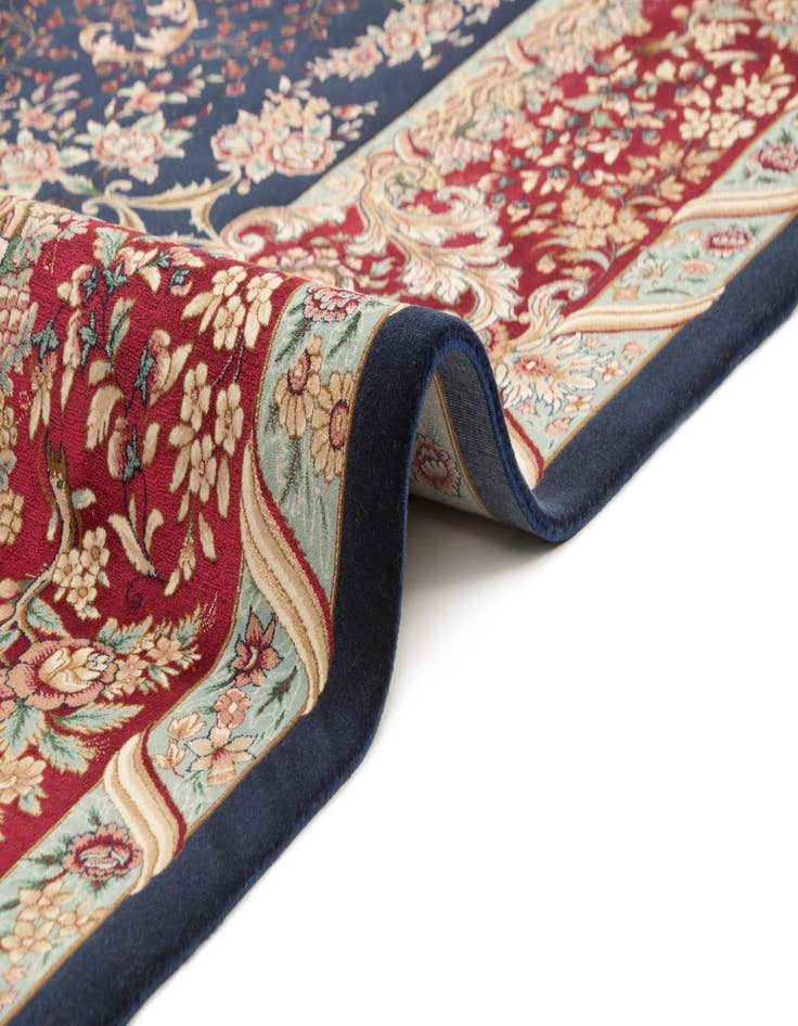 Detail image of 6' 6 x 9' 7 Ghom Design Rug