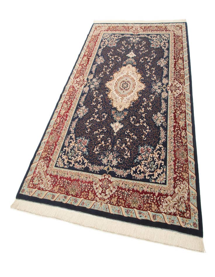 Detail image of 6' 6 x 9' 7 Ghom Design Rug