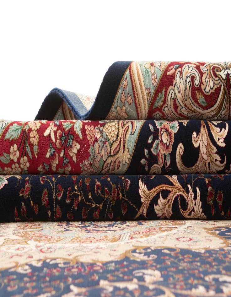 Detail image of 6' 6 x 9' 7 Ghom Design Rug