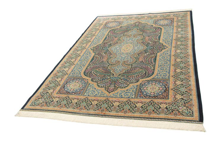 Detail image of 6' 6 x 9' 6 Ghom Design Rug