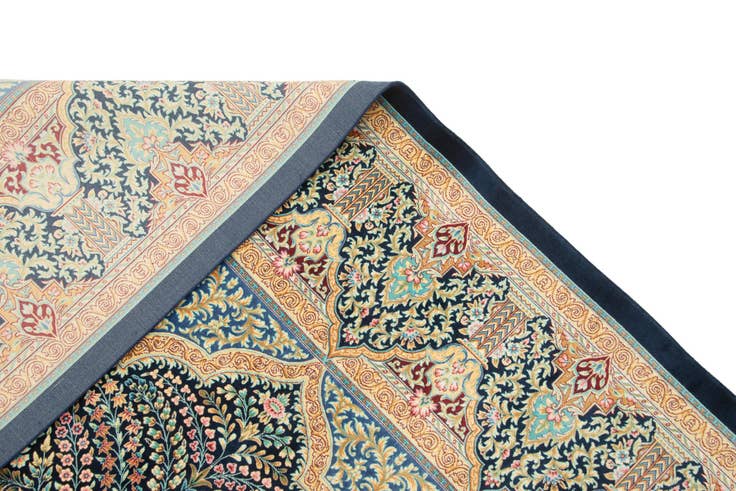 Detail image of 6' 6 x 9' 6 Ghom Design Rug