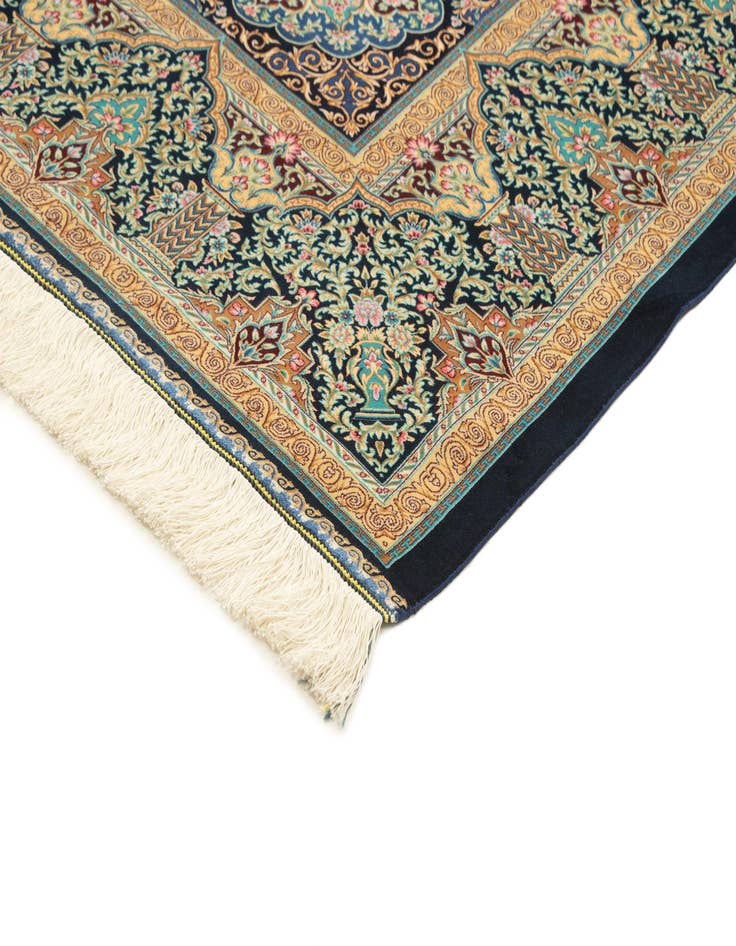 Detail image of 6' 6 x 9' 6 Ghom Design Rug