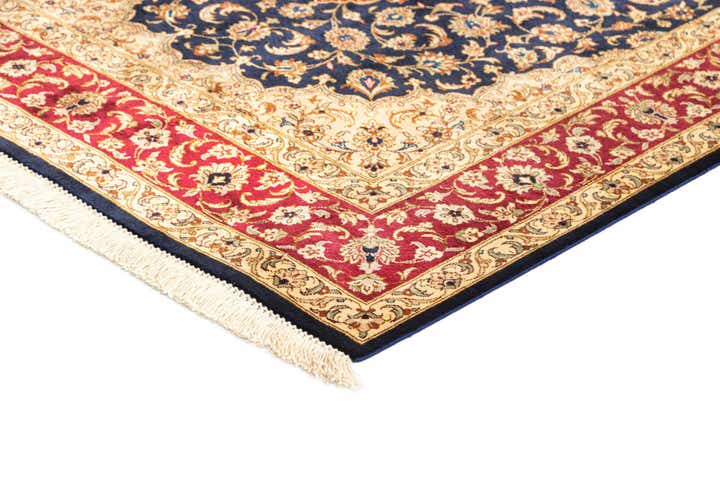 2' 7 x 4' Ghom Silk Rug