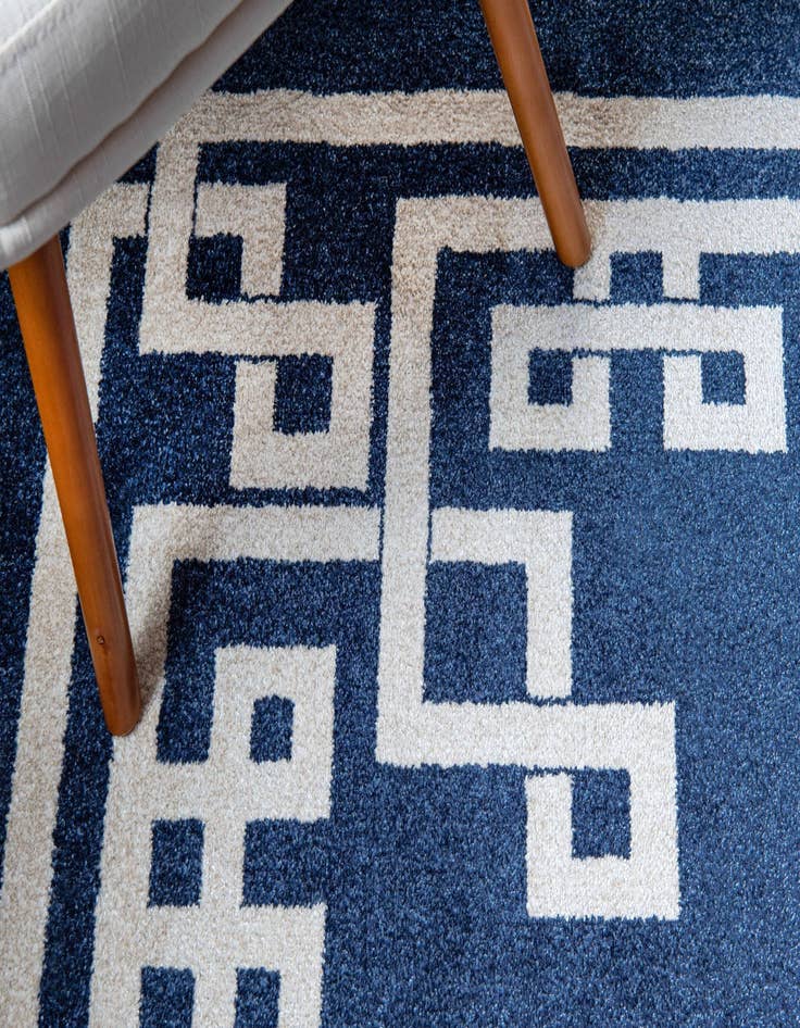 Detail image of 5' 3 x 8' Greek Key Rug