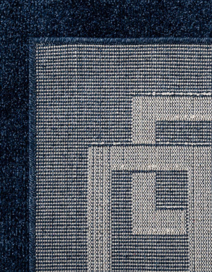 Detail image of 5' 3 x 8' Greek Key Rug