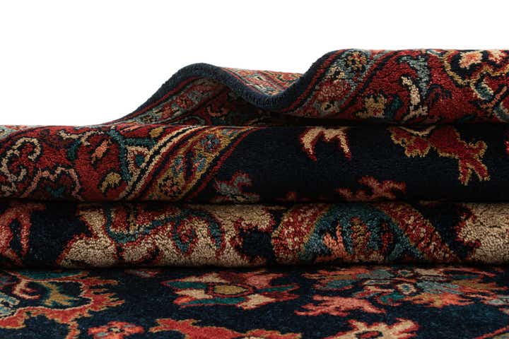 5' 7 x 8' 1 Heriz Rug