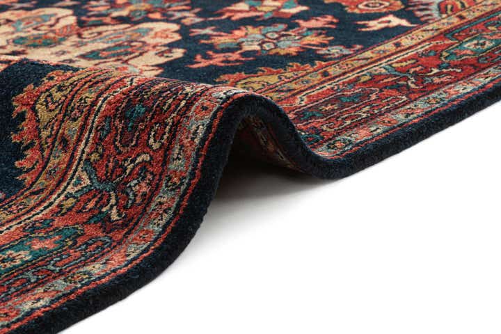5' 7 x 8' 1 Heriz Rug