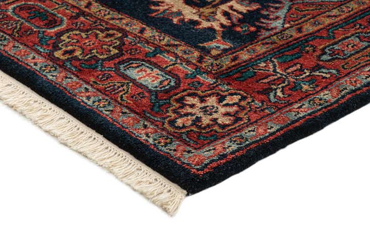 5' 7 x 8' 1 Heriz Rug