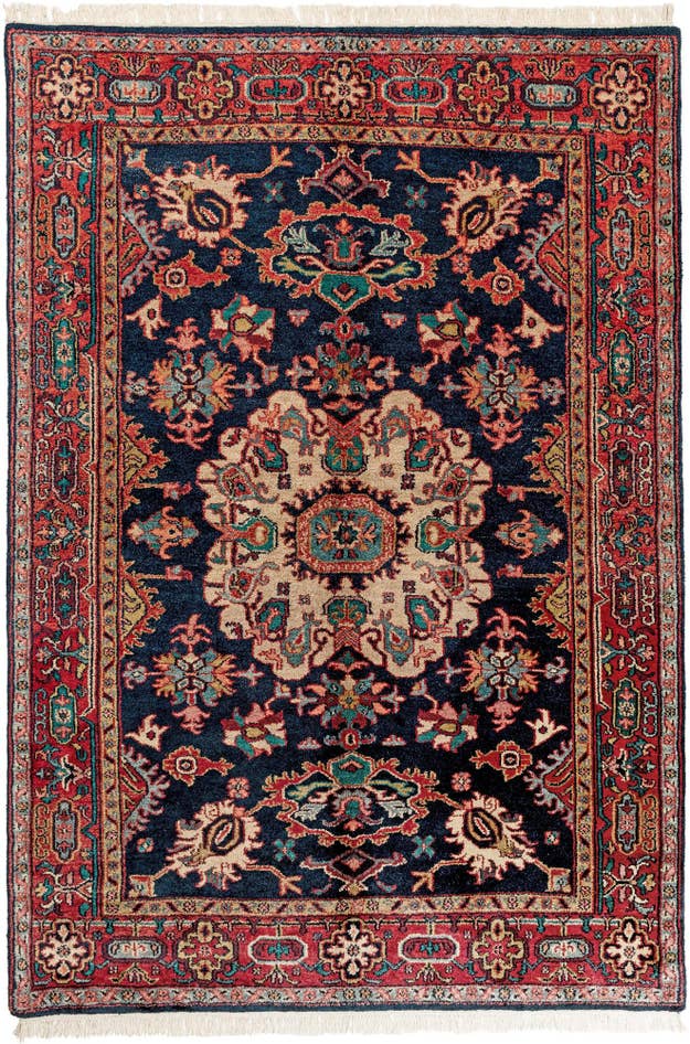 Detail image of 5' 7 x 8' 1 Heriz Rug