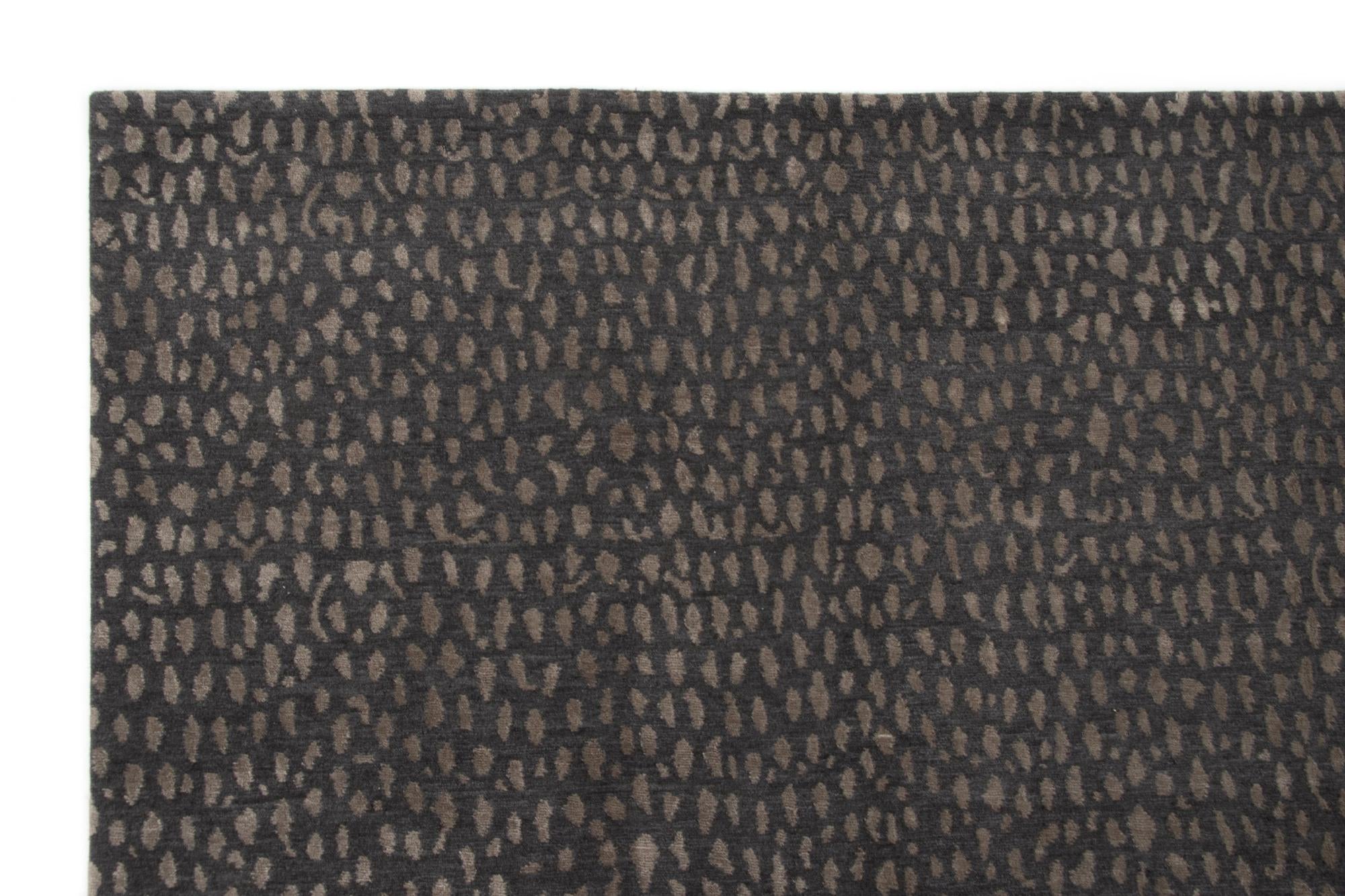 8' 7 x 12' Himalaya Rug