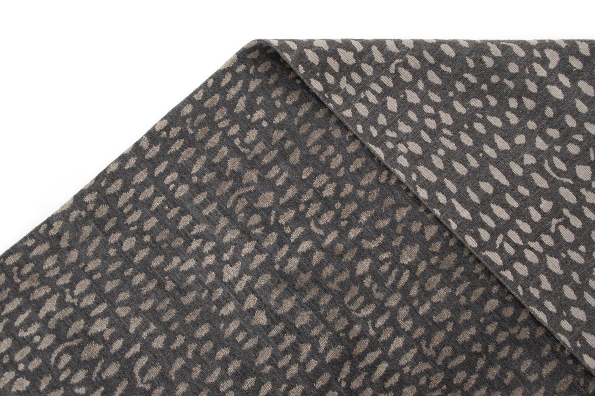 8' 7 x 12' Himalaya Rug