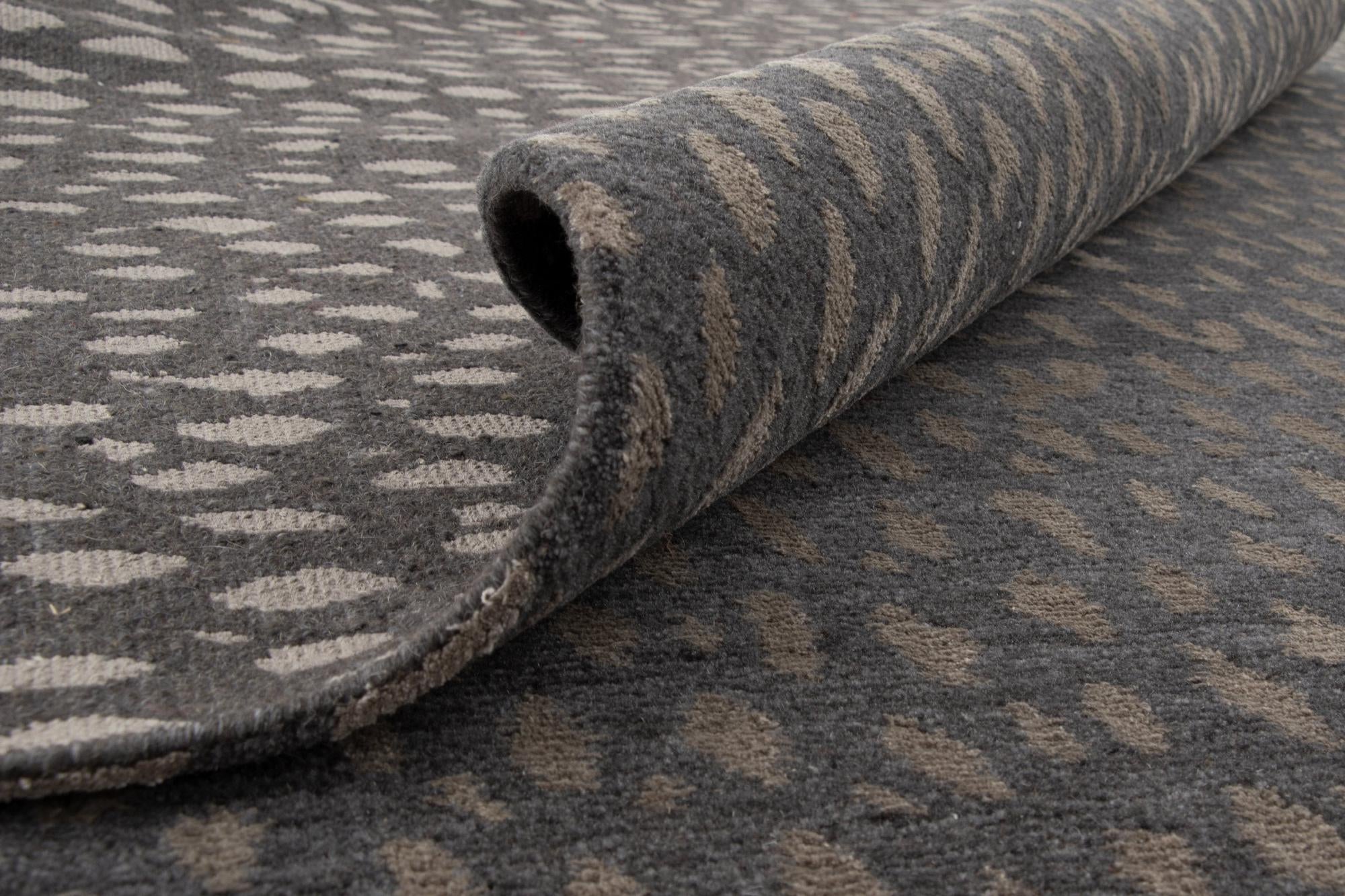 8' 7 x 12' Himalaya Rug