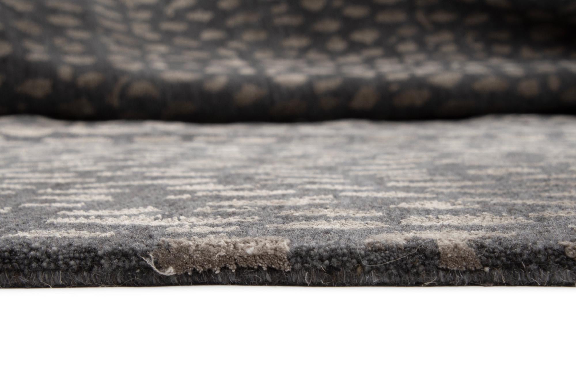 8' 7 x 12' Himalaya Rug