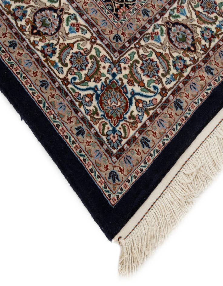 Detail image of 6' 9 x 9' Indo Herati Wool Rug