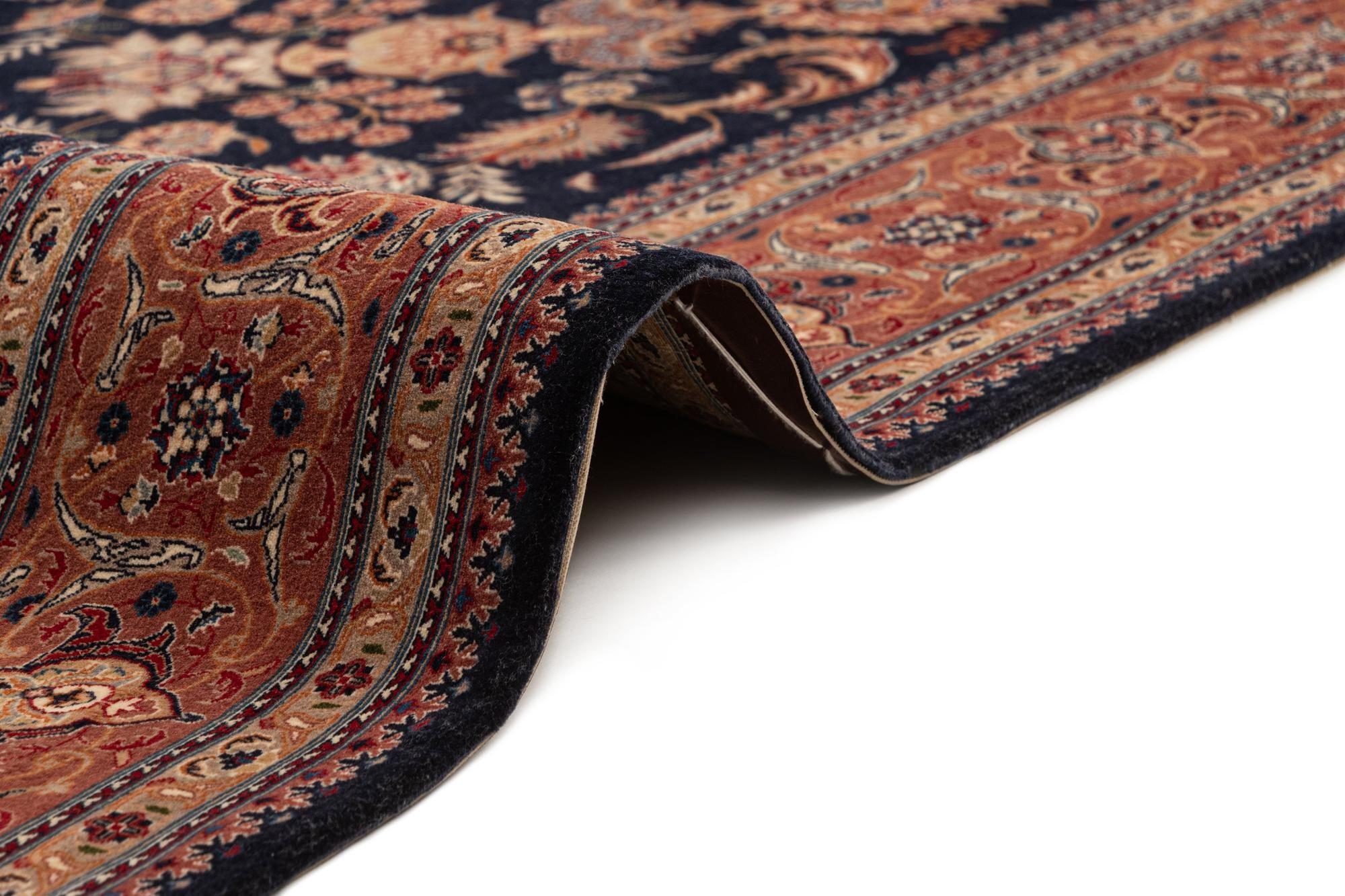 4' 5 x 6' Isfahan Rug