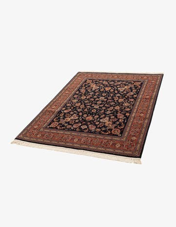 4' 5 x 6' Isfahan Rug