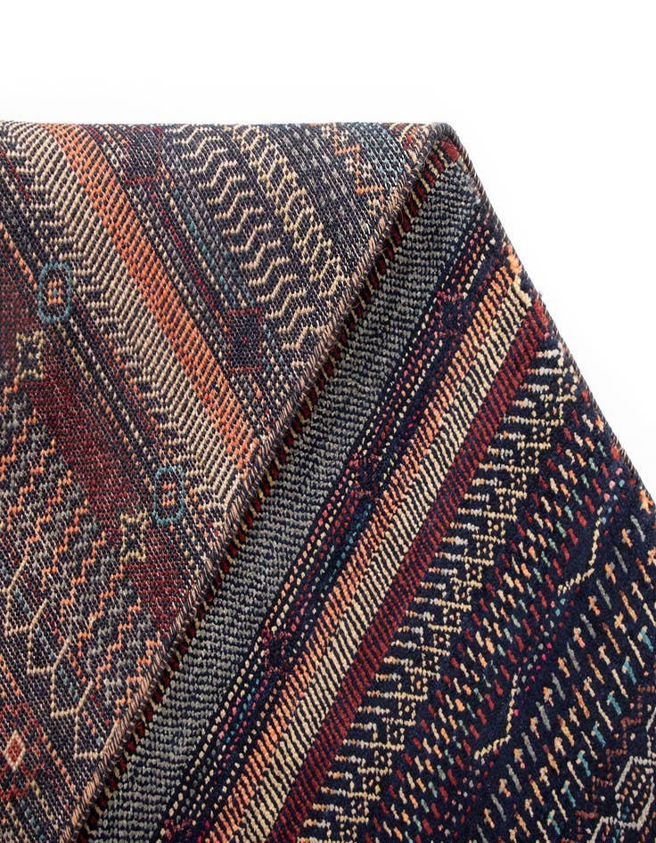 Detail image of 6' 6 x 9' 11 Juma Wool Rug