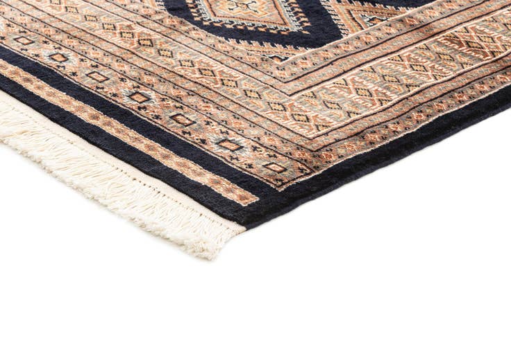 Detail image of 4' 8 x 6' 9 Karachi Royal Rug