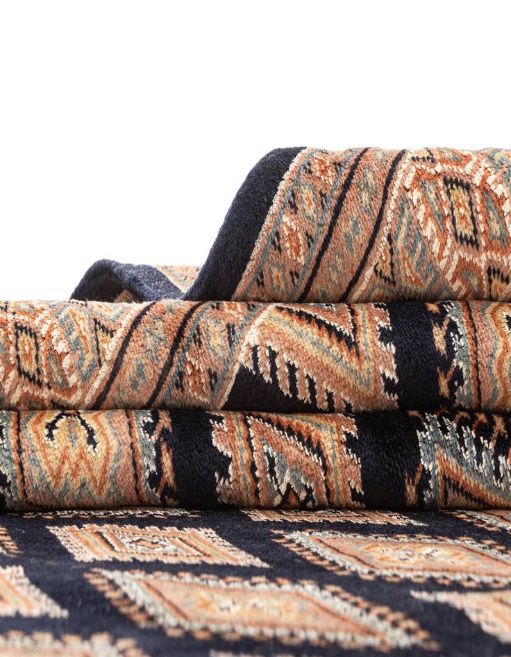 Detail image of 4' 8 x 6' 9 Karachi Royal Rug