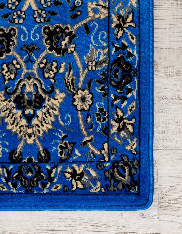 Detail image of 5' 3 x 7' Kashan Design Rug