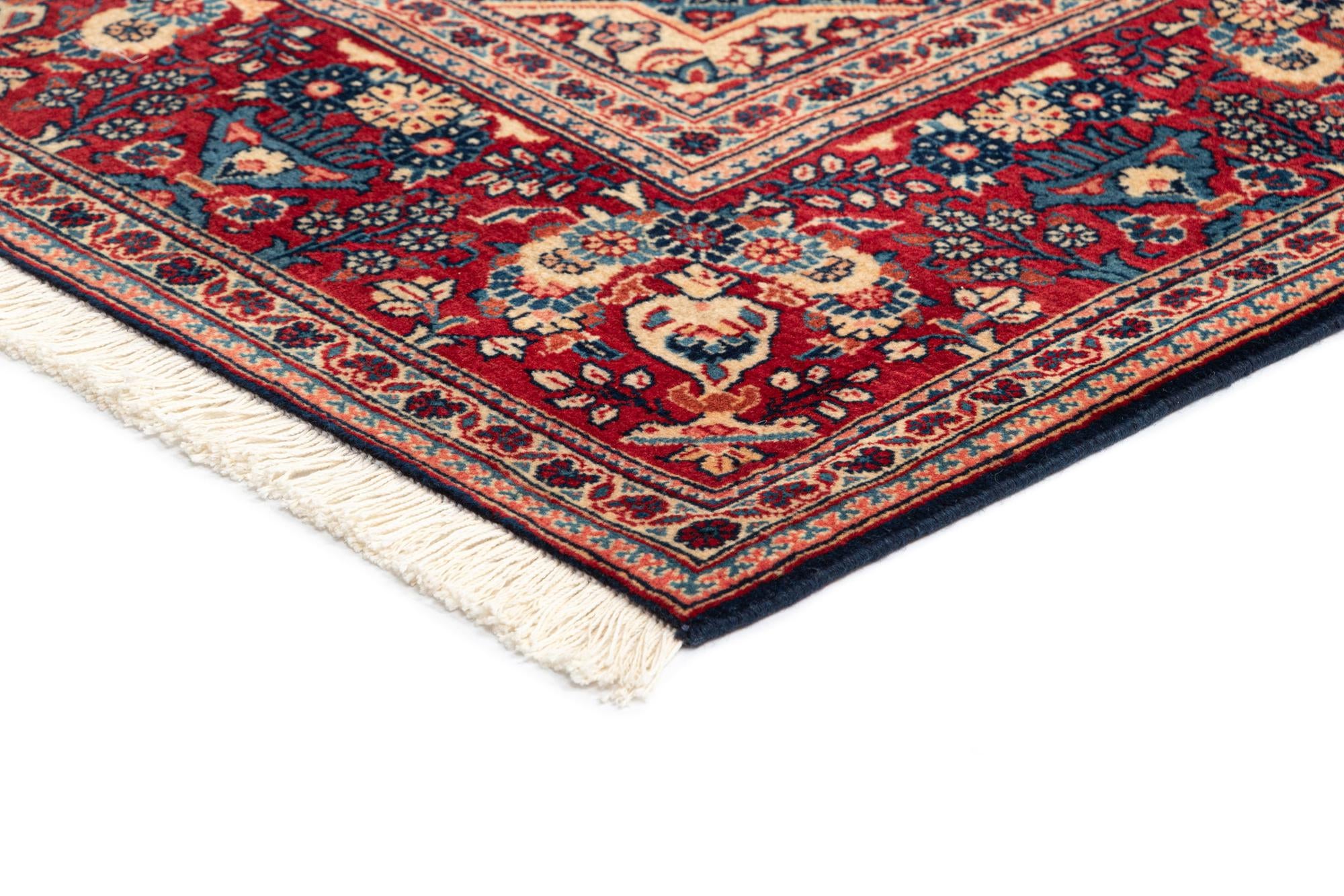 4' 6 x 6' 10 Kashan Wool Rug
