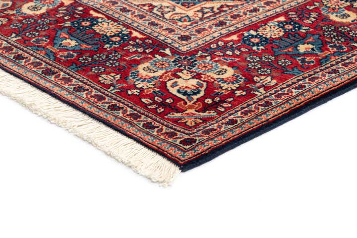 4' 6 x 6' 10 Kashan Wool Rug