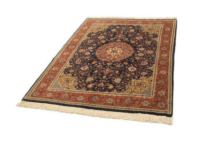 Detail image of 4' 6 x 6' 7 Lahour Rug