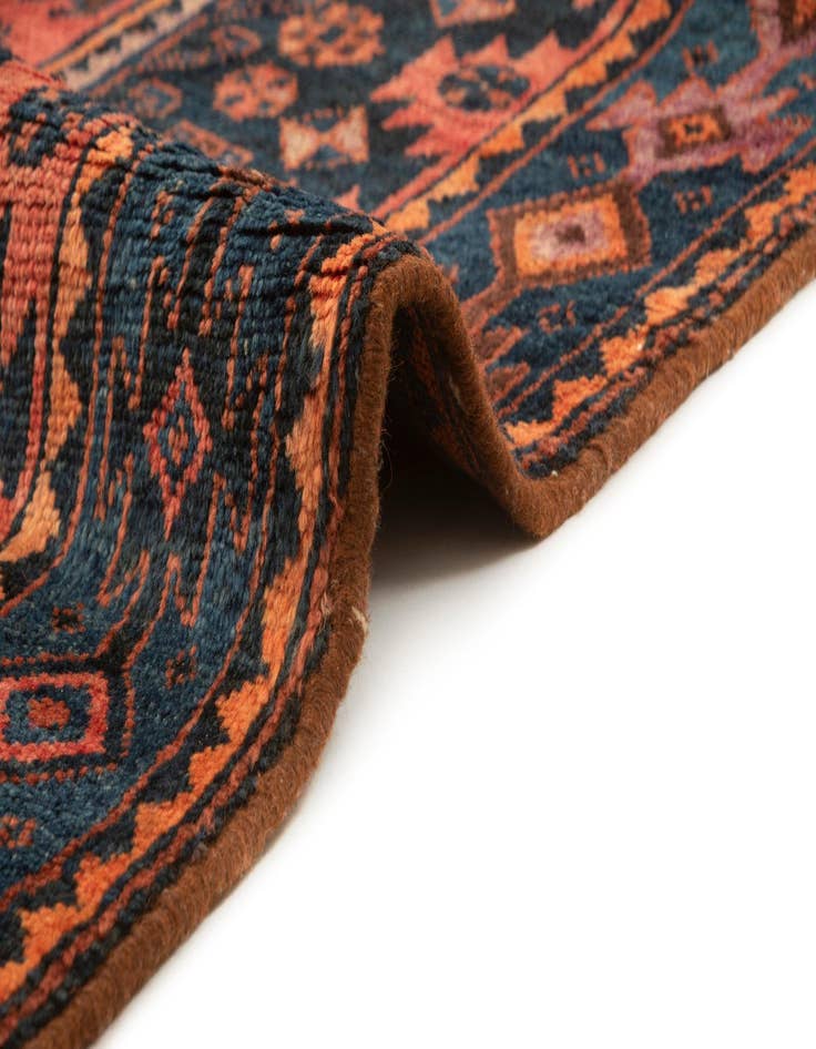 Detail image of 5' 1 x 10' 2 Lori Rug