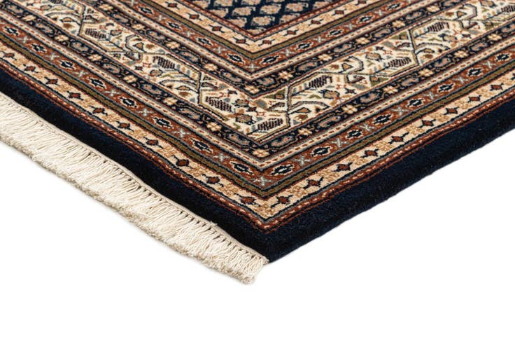 Detail image of 6' 7 x 10' Mir Rug