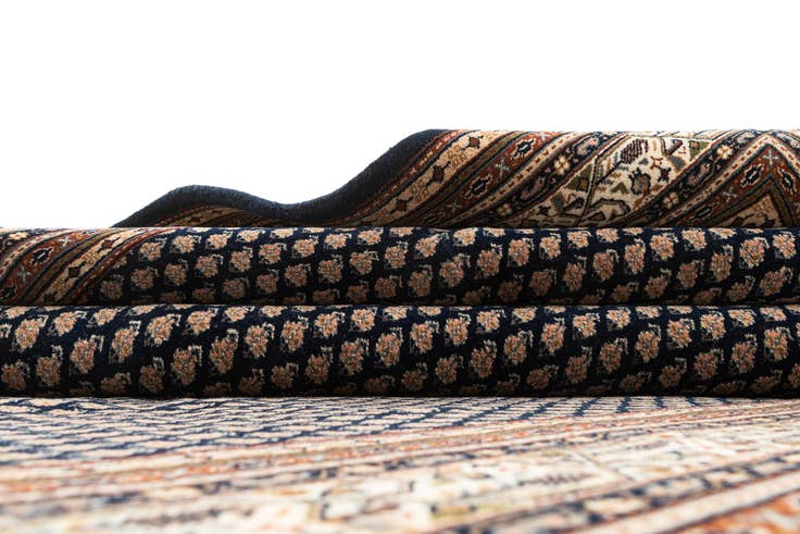 Detail image of 6' 7 x 10' Mir Rug