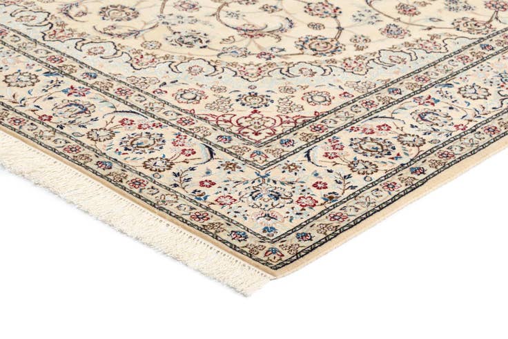 Detail image of 4' 11 x 7' 2 Nain Rug