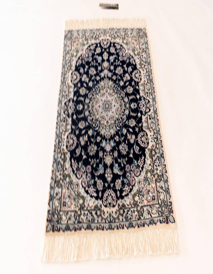 Detail image of 2' 7 x 3' 10 Nain Rug