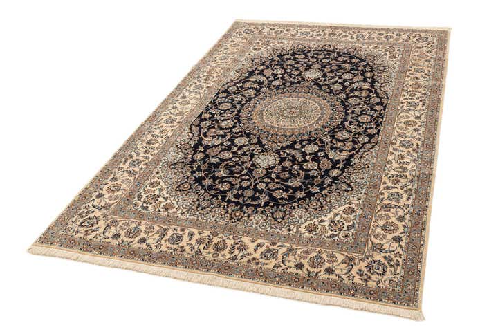 5' 7 x 9' 5 Hand Knotted Nain Rug
