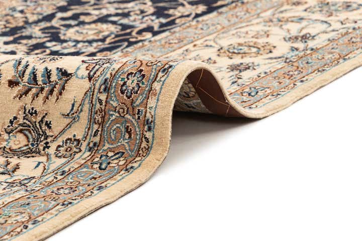 5' 7 x 9' 5 Hand Knotted Nain Rug