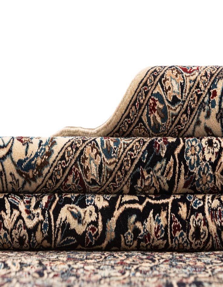 Detail image of 6' 8 x 9' 11 Hand Knotted Nain Rug