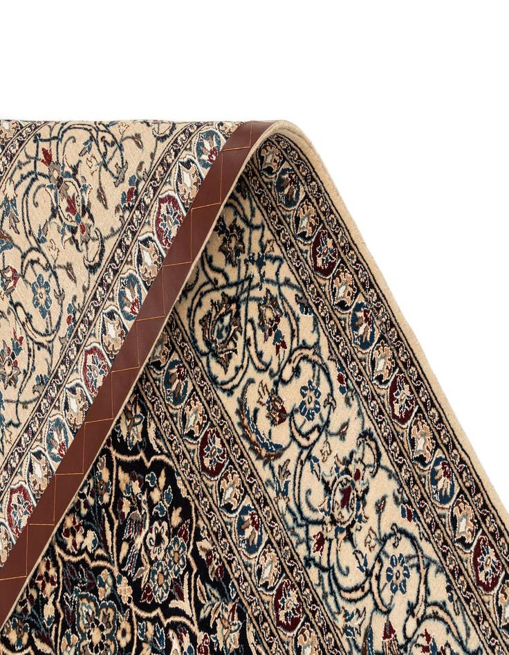 Detail image of 6' 8 x 9' 11 Hand Knotted Nain Rug