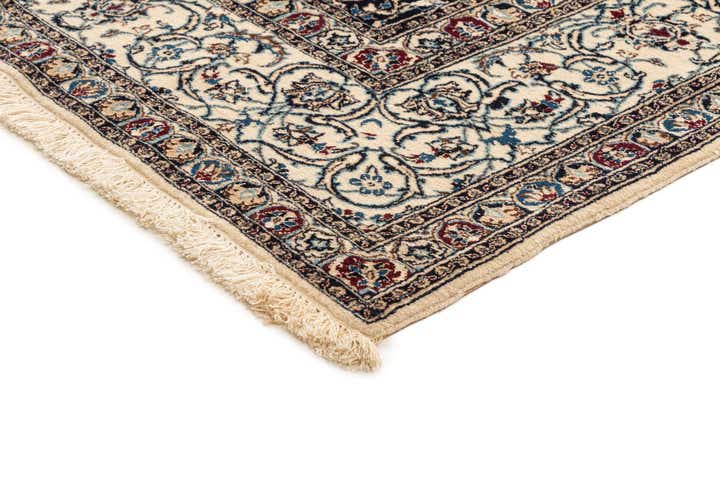 6' 8 x 9' 11 Hand Knotted Nain Rug