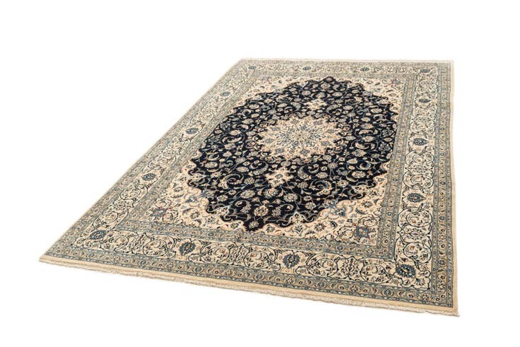 Detail image of 6' 6 x 9' 6 Hand Knotted Nain Rug