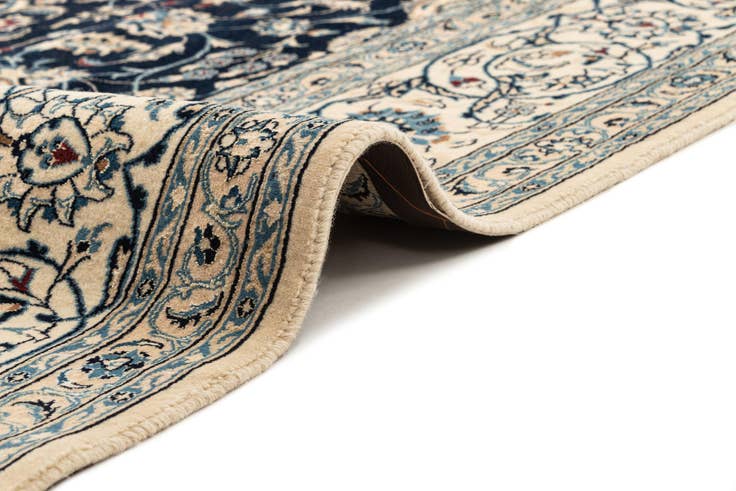 Detail image of 6' 6 x 9' 6 Hand Knotted Nain Rug