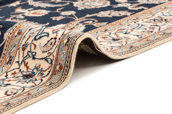 4' 4 x 6' 11 Hand Knotted Nain Rug
