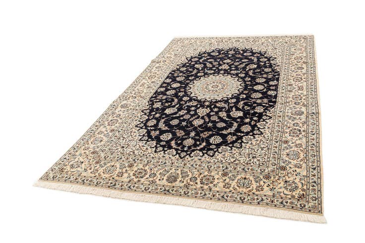 Detail image of 6' 8 x 10' 7 Hand Knotted Nain Rug